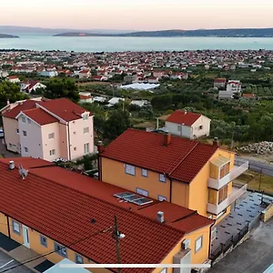 Apartments And Rooms Niki 2 Kastela